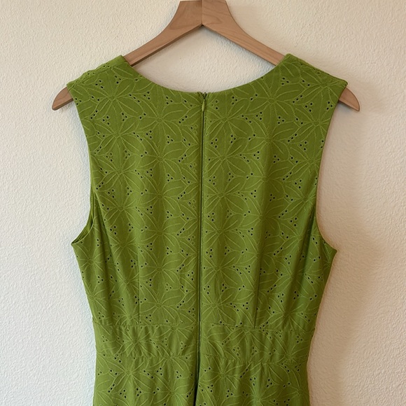 Maggy London V-Neck Empire Flare Midi Dress - Picture 11 of 11